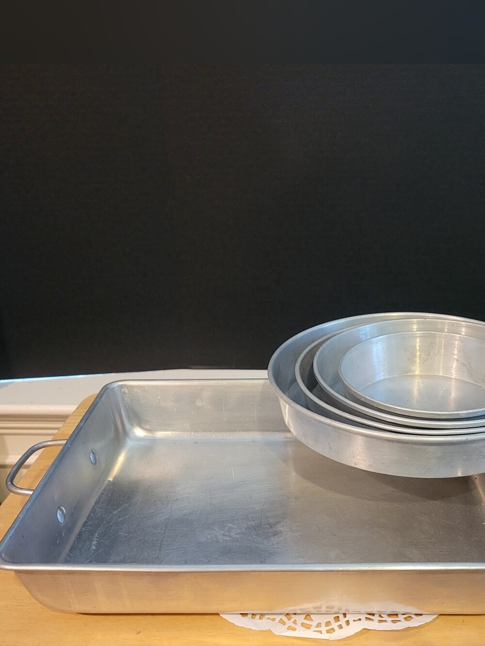 Vintage Lot of 5 Aluminum Cake Pans Round & Rectangular Unbranded